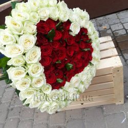 Фото товару 121 троянда серцем