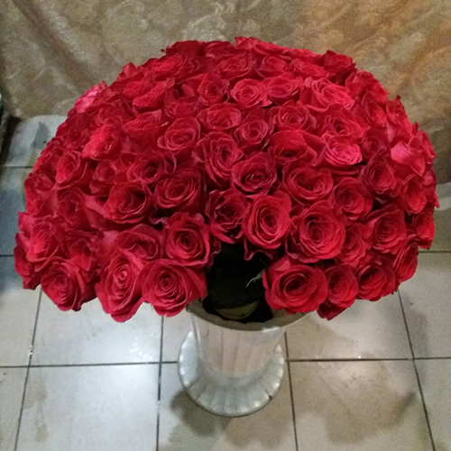 живе фото товару "101 червона троянда"