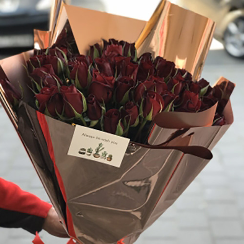 живе фото товару "25 красных тюльпанов"
