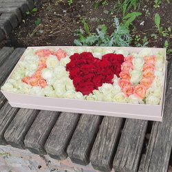 101 троянда "I LOVE YOU" в коробці фото