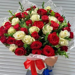 Фото товару Букет "Красуня" 51 троянда