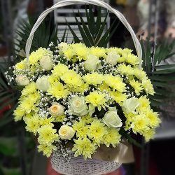 Фото товару Корзина "Жёлтые хризантемы и розы"