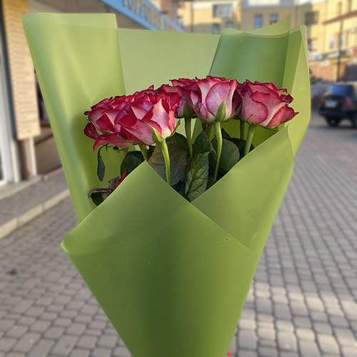 букет біло-рожевих троянд фото